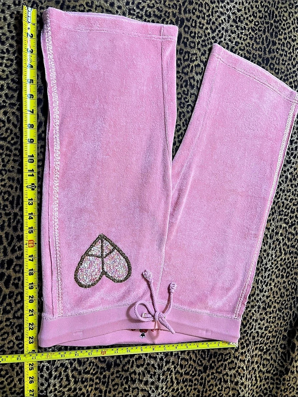 Twisted Heart Graphic 2 Tanks Top
1. PinkWhite NWT,
2nd tee: white new w tag
N